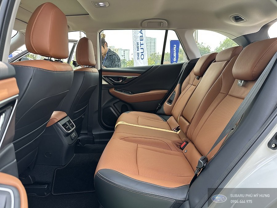 Showroom Subaru